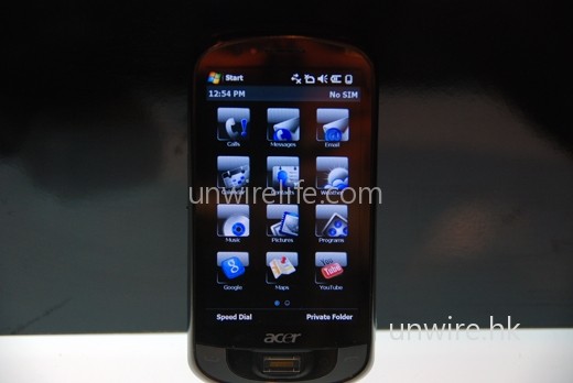 Acer 自家研發的軟件快速啟動介面，與 HTC 的 TouchFLO 3D 有幾分相似。