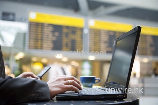tsa-laptop-use-airport