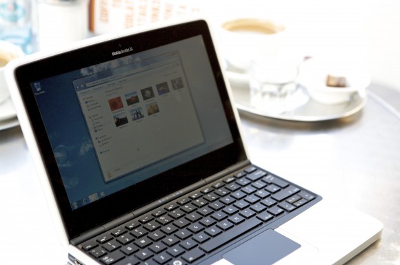 Nokia Booklet 3G－最長氣的硬解 3G netbook？