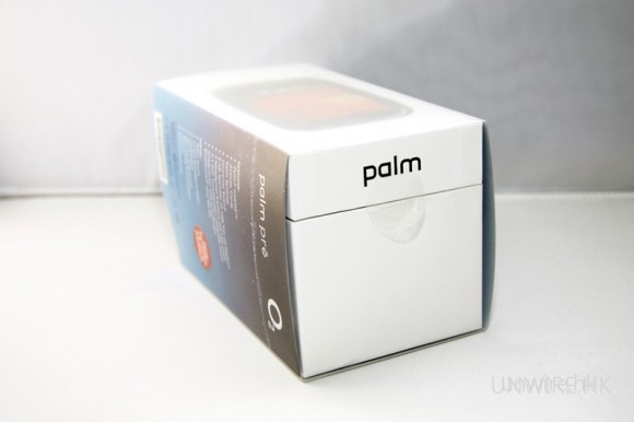 盒頂印有久違了的 palm 品牌圖示，自從 Apple 的 iPhone 興起後，幾已遺忘這個曾經是電子手帳的「大阿哥」品牌呢！