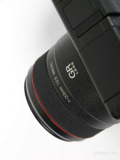 A12 50mm定焦鏡頭單元採用了GRD系列的GR Lens，屬高階鏡頭，畫質亦一向受讚。