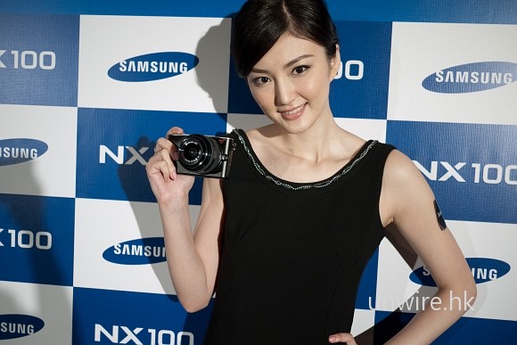 第一手速試 : APS-C 超迷你可換鏡相機 – Samsung NX100
