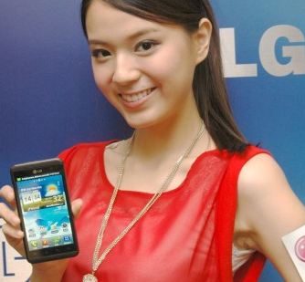 全港首部行貨裸眼 3D 手機 – LG Optimus 3D P920 (一)