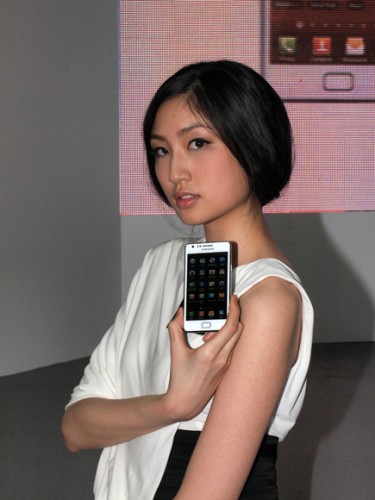 純白浪漫！Samsung Galaxy S2「小白」真身睇！