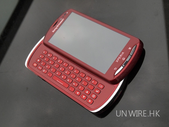 日系風 QWERTY 鍵盤 Android 機 :  Sony Ericsson Xperia Pro 速測