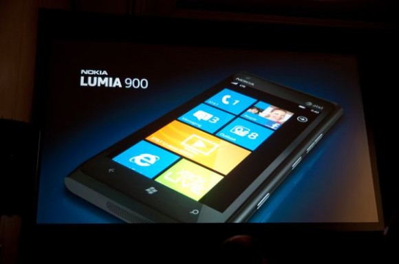 Nokia 發佈 Lumia 800 LTE 升級版 – Lumia 900