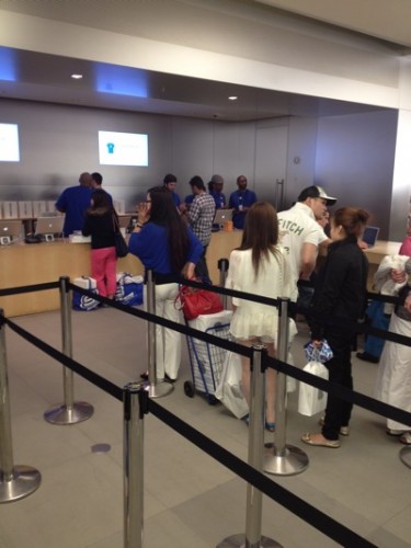 炒燶新世紀？美國 Apple Store 現中國人退 iPad 潮！