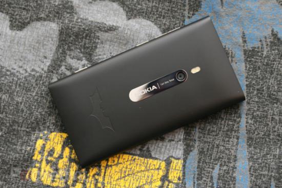 Nokia 再遇黑暗騎士，將推限量版 Lumia 900！