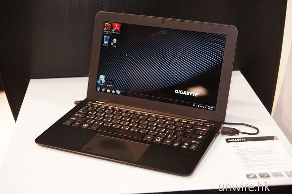 975g碳纖維 – Gigabyte X11 Ultrabook