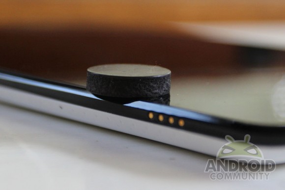 人有我有 Nexus 7亦有類似Smart Cover磁力感應