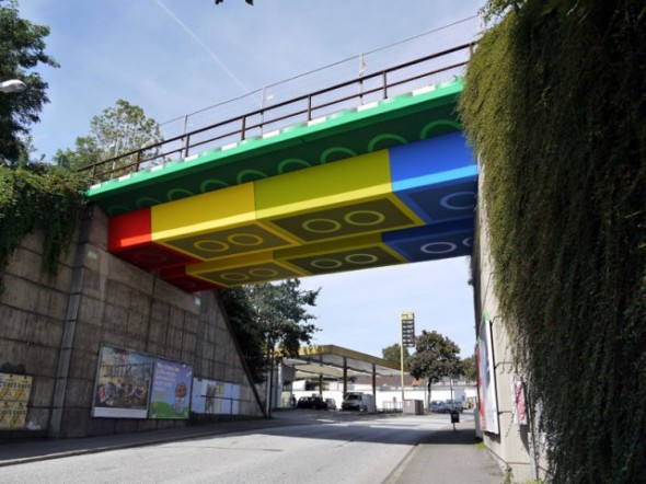 巨型LEGO橋現身德國