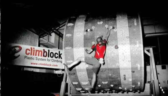 室內攀石新感受！Climblock Rotor wall – 攀不完的牆