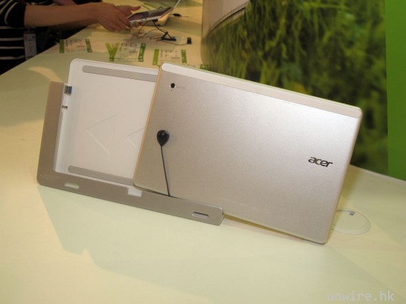 【直擊 IFA 2012】金屬風制霸 – Acer Iconia W700