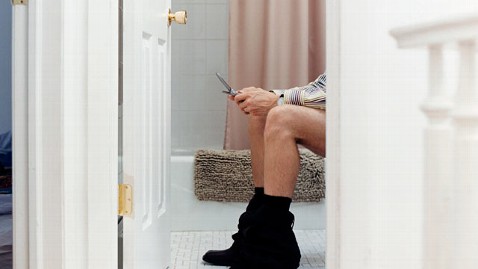 調查發現三成青年喜歡在廁所內使用社交網絡
