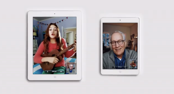 iPad 聖誕廣告．Facetime 唱歌獻爺爺