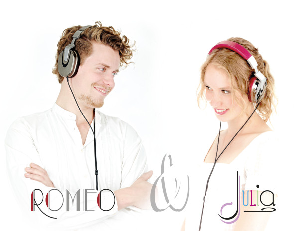 Lovestory_Romeo_and_Julia_HeadphonesWEB