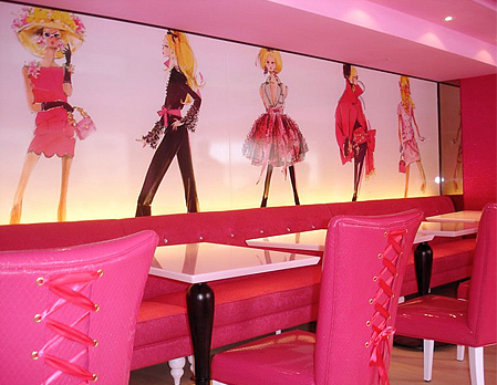 走進 Barbie 粉紅世界．台北開設首間持牌 Barbie Cafe