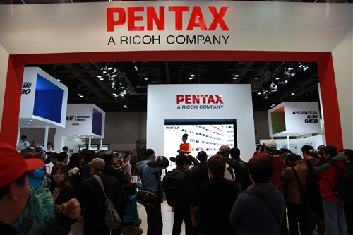 Pentax 也將會推出新款專業級 APS-C 及全片幅相機