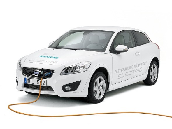Volvo 新電動車充電只需 1.5 小時