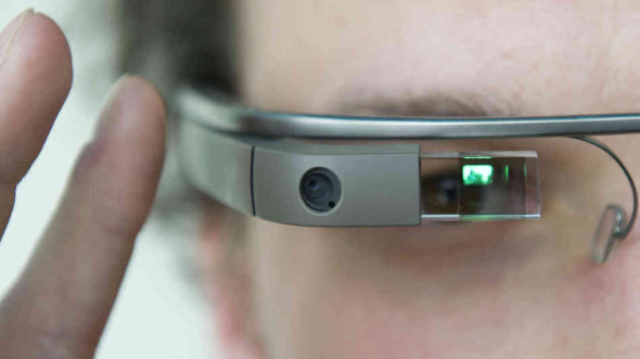無「豉油碟」睇了！Google Glass 首個色情 Apps 下架