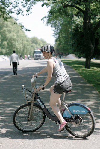 環保又安全！再造紙製單車頭盔