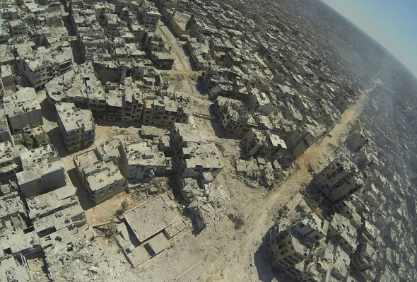 流淚看天際帶悲憤… 戰火洗禮後的敘利亞古城