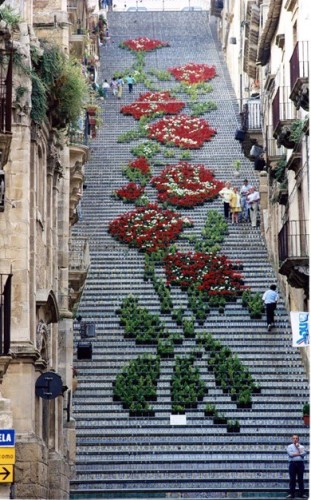 400 多年歷史！意大利歐陸風情樓梯街