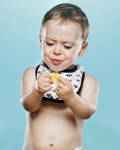 嬰兒初嚐檸檬的好笑表情12-600x750
