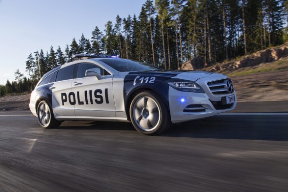 芬蘭警方獲贈平治當警車