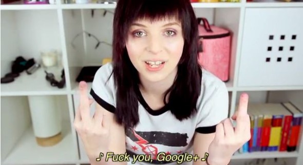 YouTube 留言需用 Google + 戶口‧美女 YouTuber：「Fxxk you！」