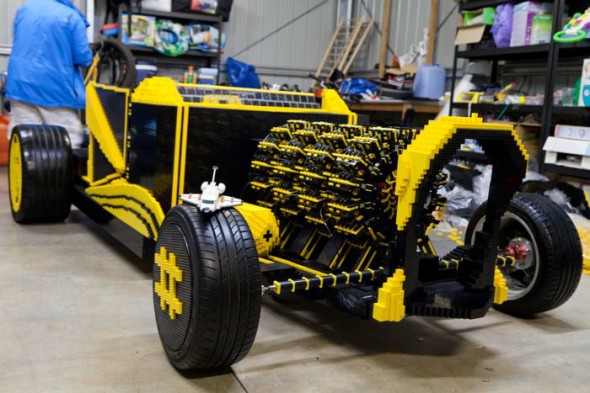 50 萬塊 Lego 砌成空氣推動汽車