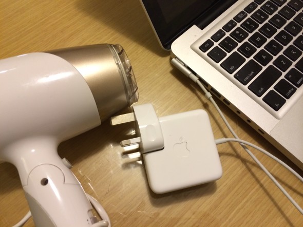 這幾天 macbook 突然不能充電？ magsafe 不亮燈? 不用怕！