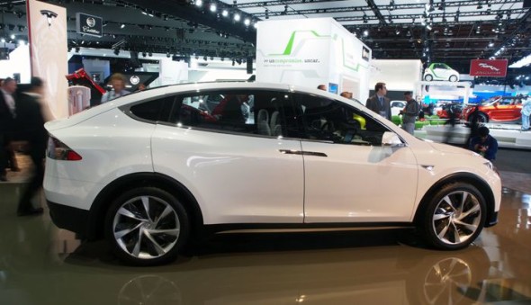 平民版 Tesla Model X 再度延後