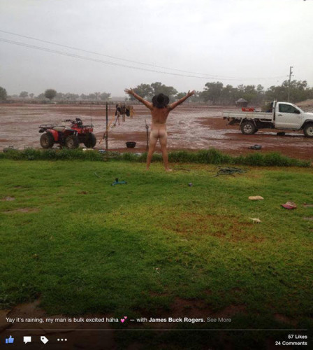 澳洲農夫全裸求雨照瘋傳  Facebook 封殺