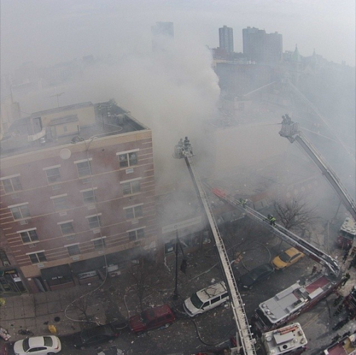 紐約攝影師利用遙控直升機拍攝火災被趕離場