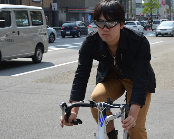 日本推出內置 5MP 鏡頭運動型眼鏡相機