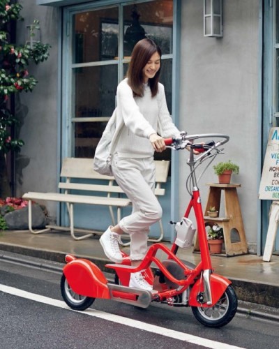 無懼失平衡、著裙都踩得  日本新設計「散步」單車