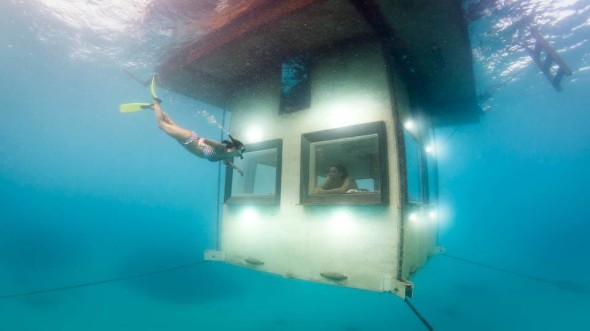 the-manta-resort-underwater-room-1