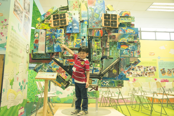 回收零件變裝置藝術，「與香港一起成長 ─ 共創綠色將來」藝術展