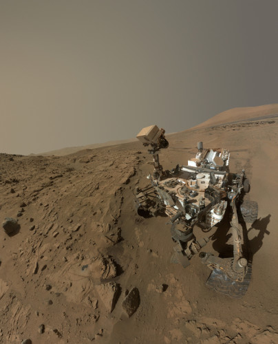 好奇號火星探索車一週年紀念　來一張自拍照
