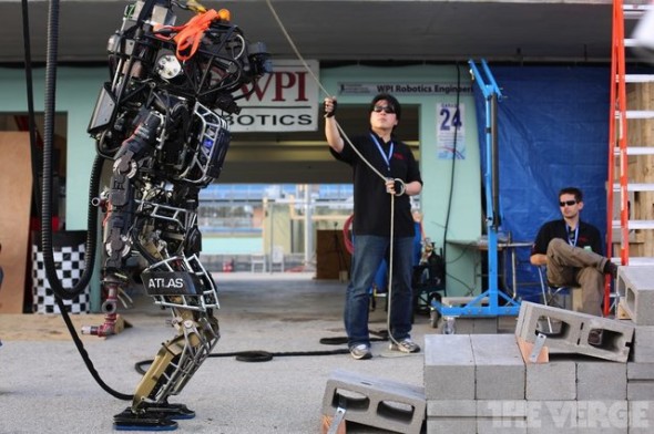 日本首相期望 2020 年舉辦機械人奧運會