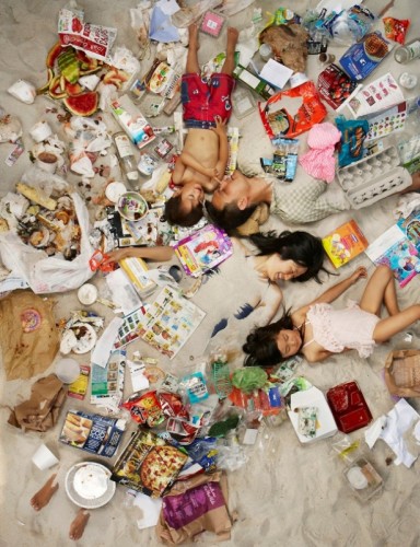 fstoppers-gregg-segal-lying-in-trash-photography-series_4