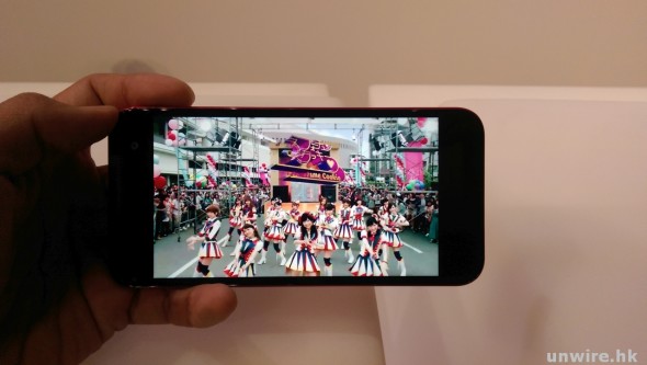 【東京速試】HTC Butterfly 2 真機實試（二）：熒幕表現速測