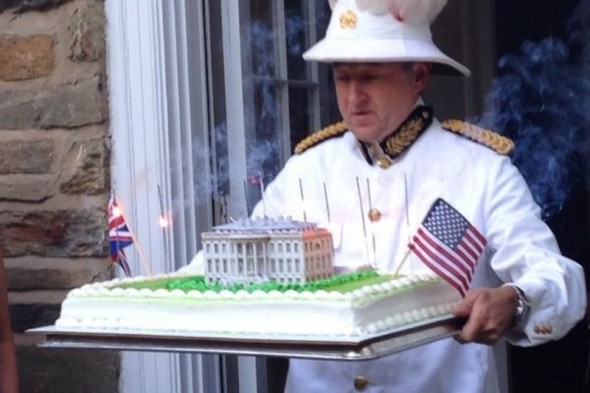 玩唔起？英國大使館慶祝「火燒白宮」200 週年惹網民不滿
