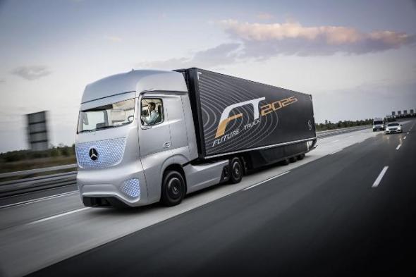 玩大佢！Mercedes-Benz 公開無人駕駛貨櫃車 Future Truck 2025