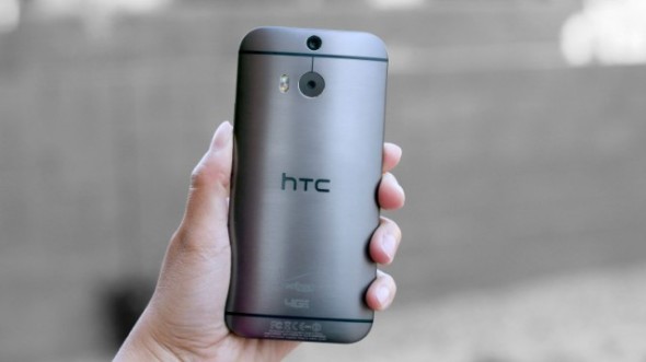 圖中手機為 HTC One (M8)