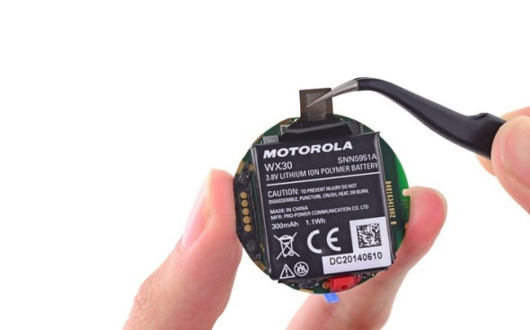 Moto 360 被分解   揭電池容量和說明不符