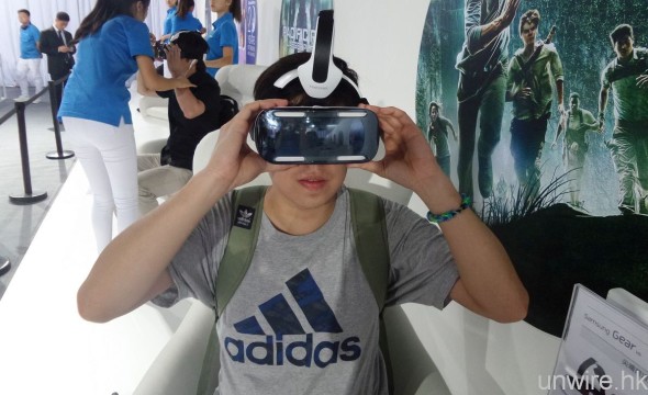 小編 ：「打 Metal Gear 應該幾正！」 Samsung Gear VR 真機速試