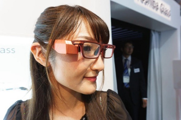挑戰 Google！Toshiba 開發企業用 Glass 產品
