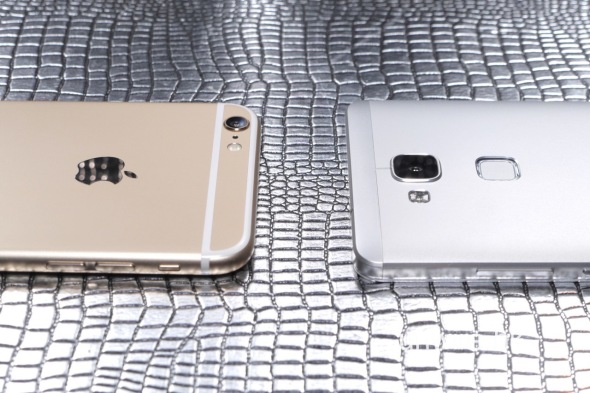 金銀對決！ 超抵玩 6 吋 8 核金屬 Huawei Ascend mate 7 手機挑戰 iPhone 6 Plus